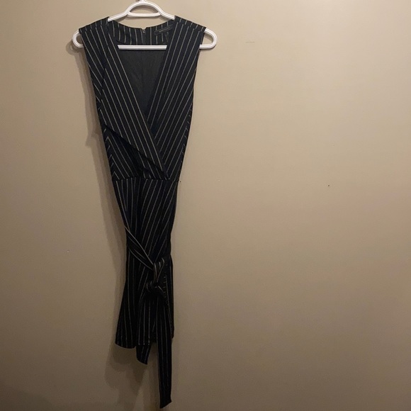 BCBG pinstripe dress. Size L (fits size 12) - Picture 1 of 6